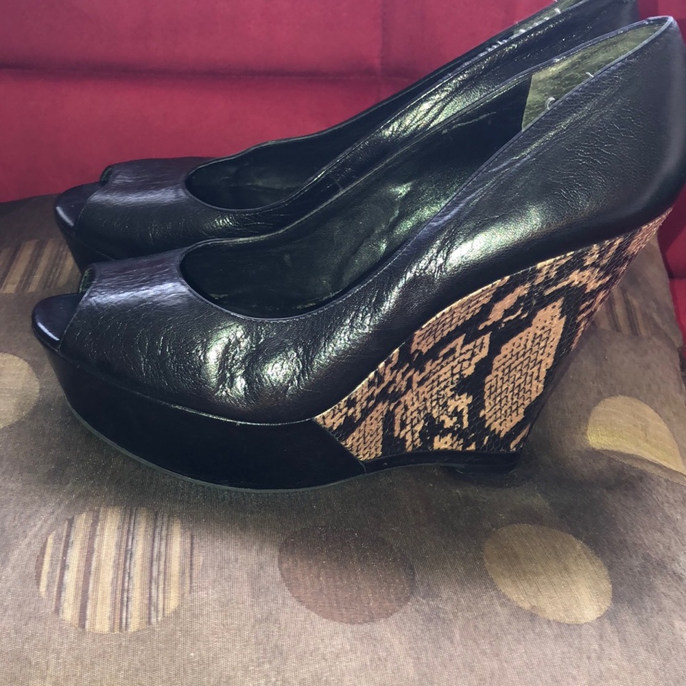 Nine West Snakeskin platform wedges - Picture 3 of 5